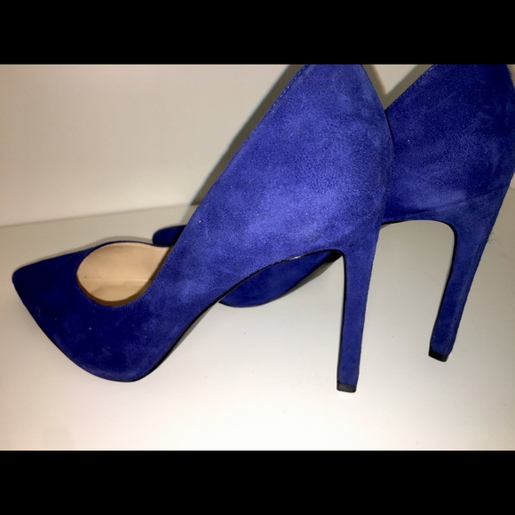 NINE WEST VIVIDE BLUE SUEDE HEELS - Picture 2 of 3